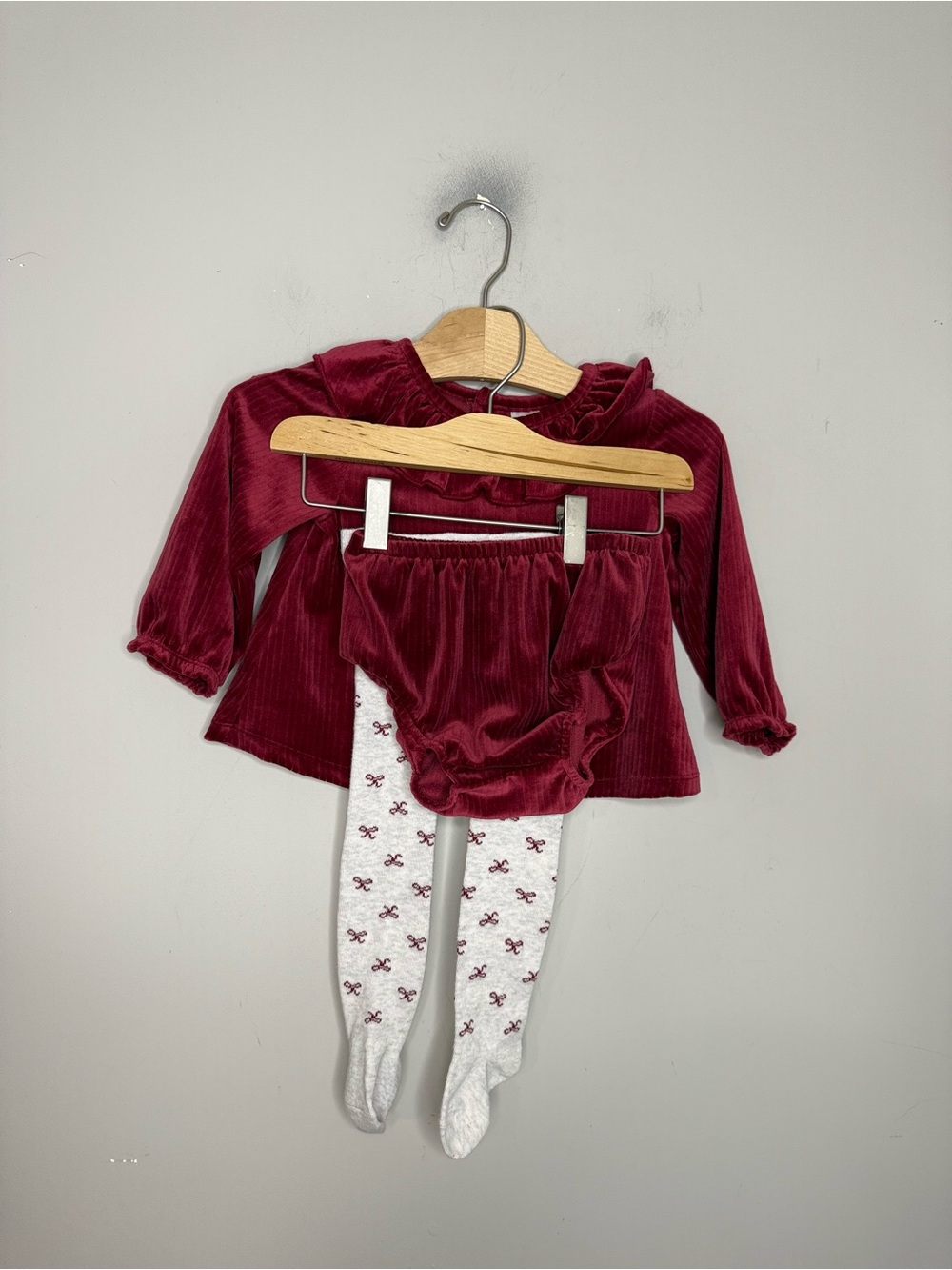 $11 ADD ON Carter’s Set Holiday Girls Velvet CHRISTMAS CAT & jack zara h&m‎ - Picture 1 of 3
